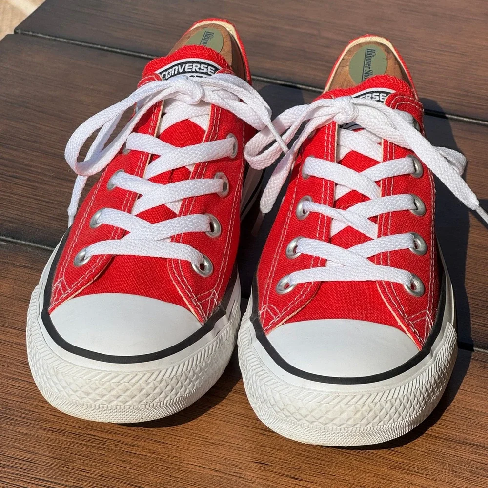 Converse Chuck Taylor All Star Low Top Red Canvas Sneakers M9696 Boys 4 Womens 6